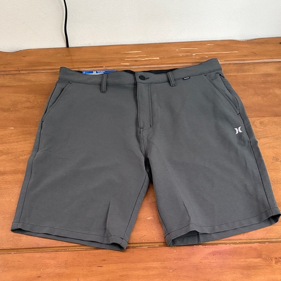 Hurley Other - Hurley NWT Charcoal Casual Hybrid Walkshort Size 36